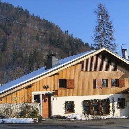 Gite Des Moulins Samoens Exterior photo