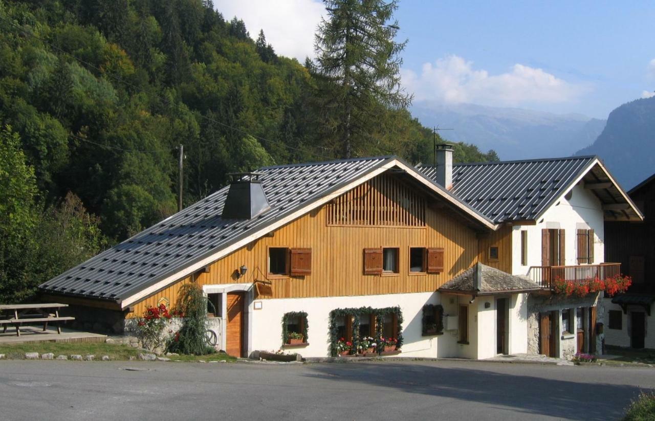 Gite Des Moulins Samoens Exterior photo